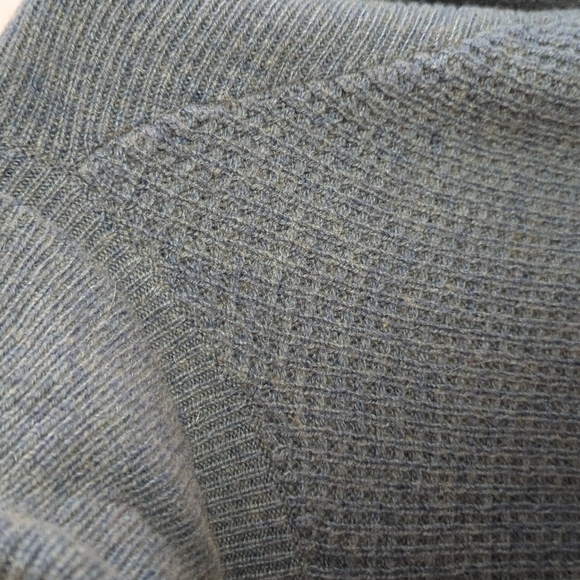 Woolrich Turtleneck Waffle Sweater - Picture 7 of 8